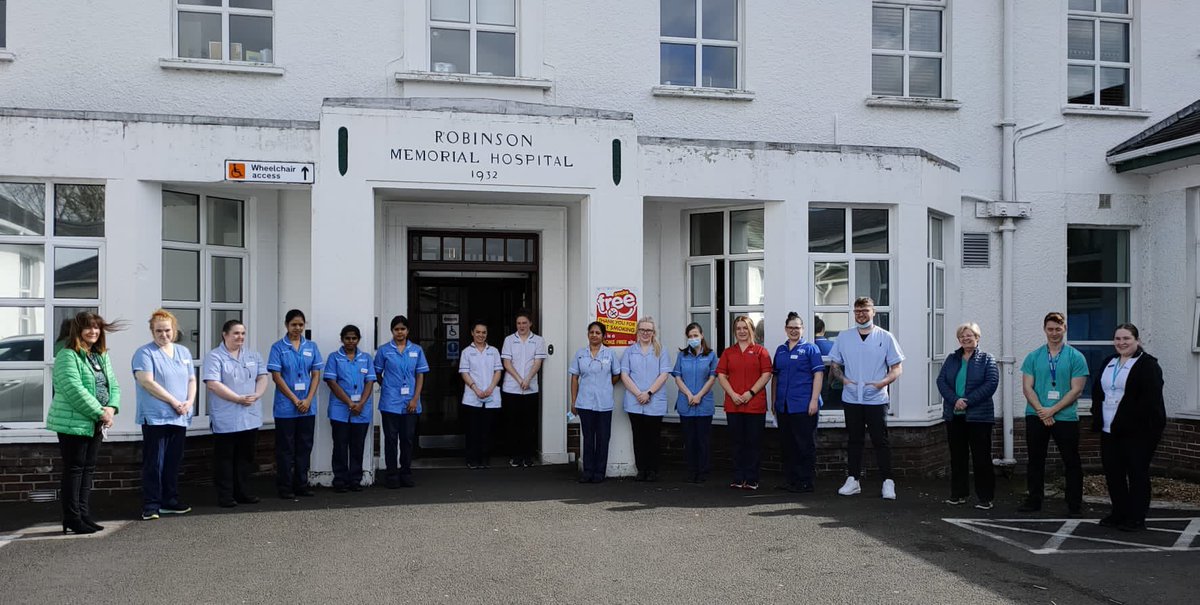 EDillon91's tweet photo. Sr Murdock of Robinson Hospital lead a lovely reflection today at midday in support of those grieving and remembering all loved ones lost ❤️ #NHSCTrust #DayOfReflection @clairebond93 @SeamieReidFox @fannin_shauna https://t.co/VQWp7lS6LA