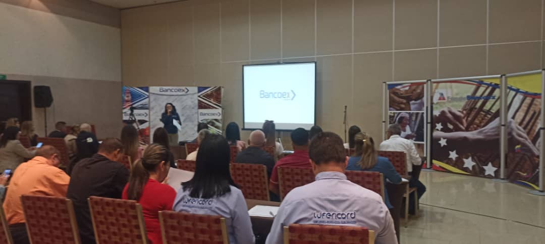 23Mar #AHORA Desde #Barquisimeto se realiza el taller “Bancoex Emprende”con los emprendedores del municipio Iribarren para seguir impulsando y apalancando el aparato productivo regional. #NiCorrupciónNiPrivatización @LuisJonasReyes @BancoexVE