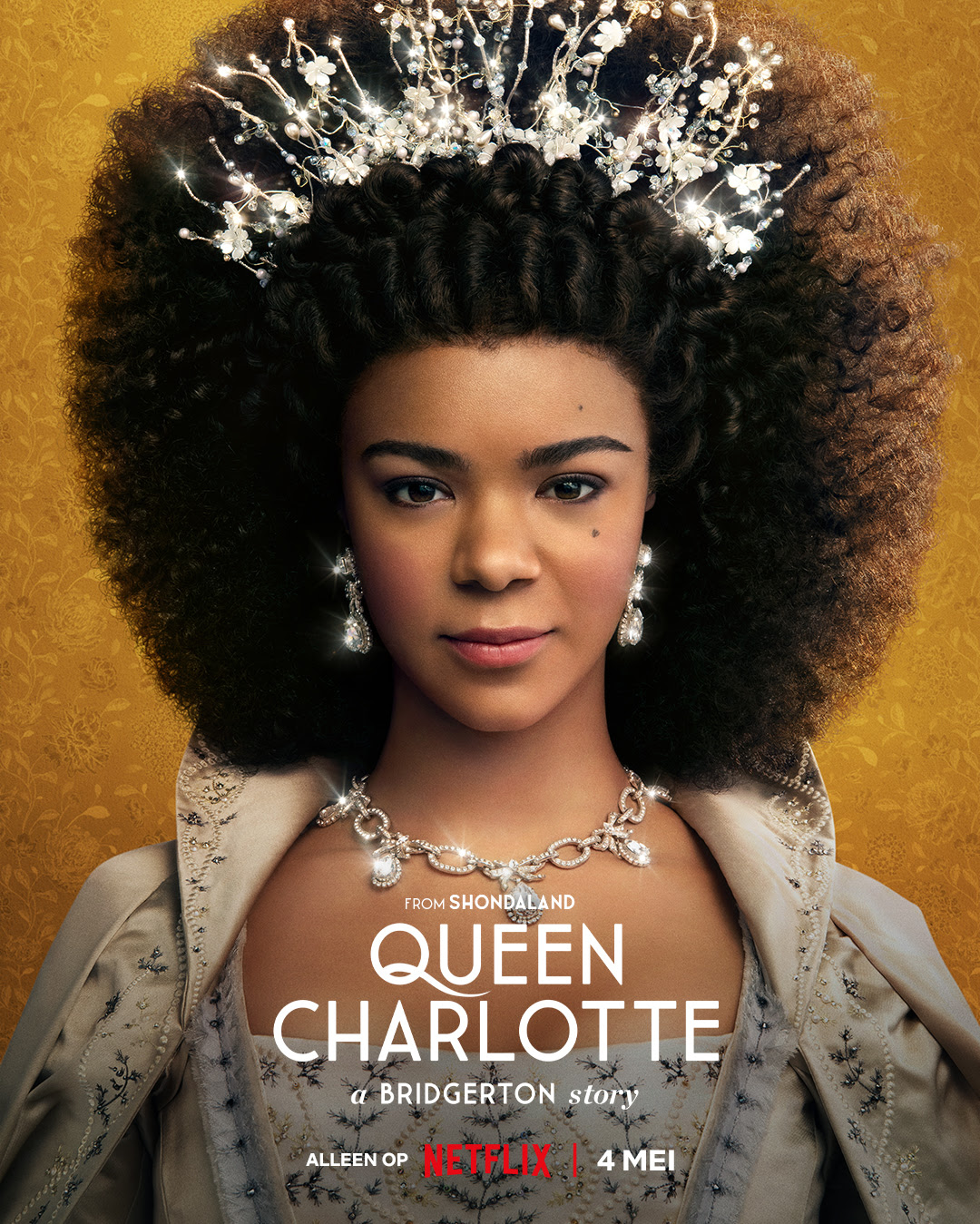 India Amarteifio als jonge koningin Charlotte in nieuwe Queen Charlotte: a Bridgerton story poster