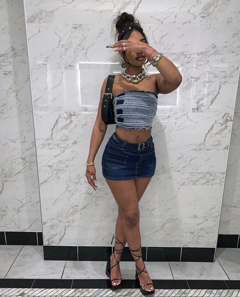 ONLYONEITGIRL's tweet photo. I’m always a win , always GAINING never losing , never a liability, always a asset . Put Mad Bitches To Rest . 💕👩❤️💋👩🏳️🌈 #maaminextdoor #lynazia #raysowavyyy @shehawaiin #raysowavyyygirlfriend #dearra #thegirljt #yungmiami #chriseanrock #manifestation #mukbang #RAYWAY #wavygang https://t.co/sAInjvjzXP