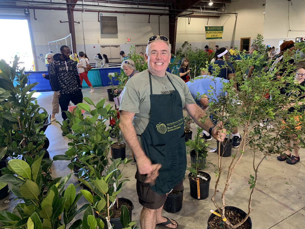 RareFruit_PB's tweet image. If you’ve got any gardening questions don’t hesitate to find one of these guys at the March 25th Sale and ask away. 
The Rare Fruit Clubs main mission is to educate and to instill an appreciation of growing.

#rarefruit #rarefruittrees #rarefruits #gardening #plantsale