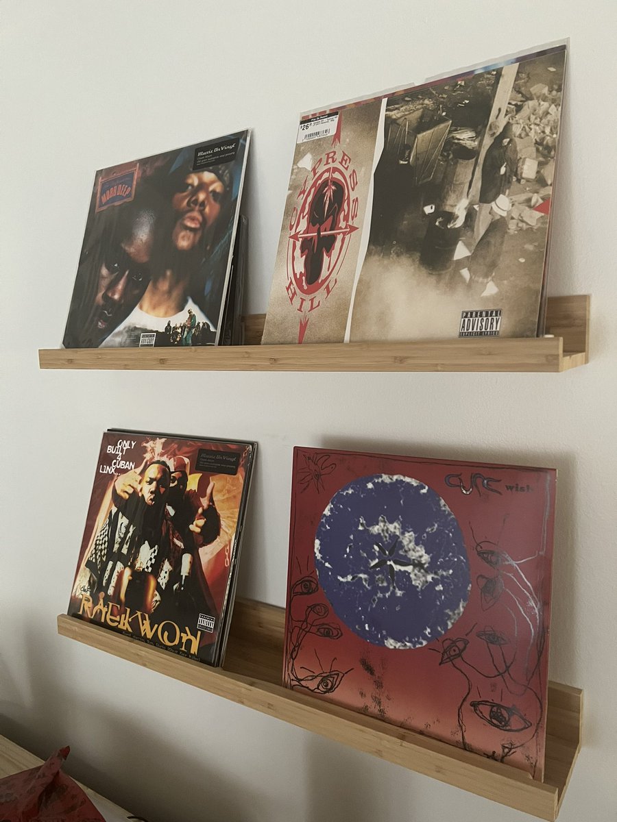 voxsomnia's tweet photo. Recent pickups #vinyl #hiphop #TheCure https://t.co/DSc2QJWU52