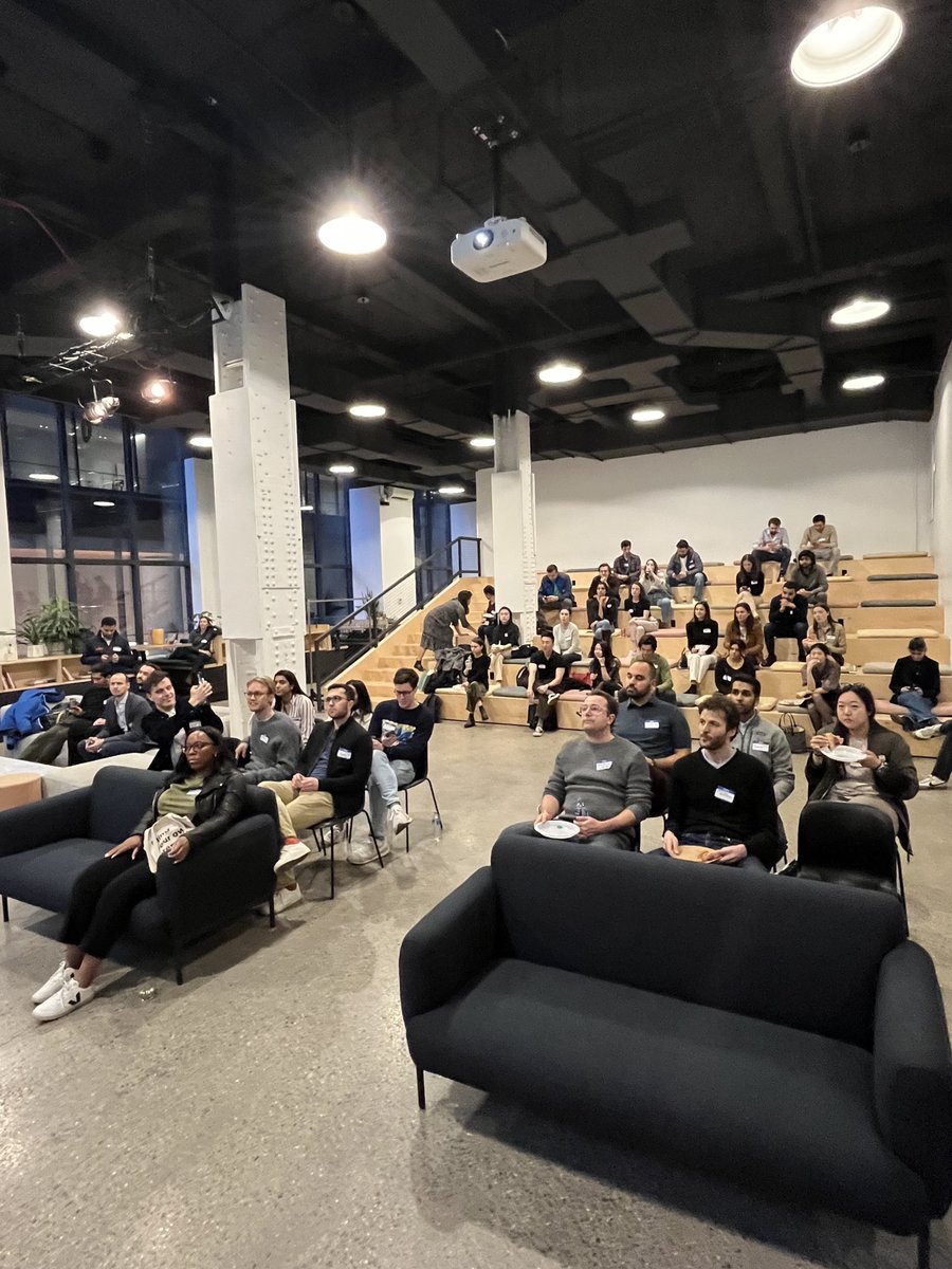 rmfnyc1's tweet photo. 🧵Last night, We at @onguaranteed co-hosted 70+ health-tech founders and operators in our space. I moderated a dope panel w/Justus Ruff @PearlHealth_ + Dana Kessler @ReverenceCare 

Shout to co-sponsors @elion_health / @PepperNYC1 + @RSiddhanti / CareOps + @rikrenard! More below: https://t.co/KbDiPAxksh