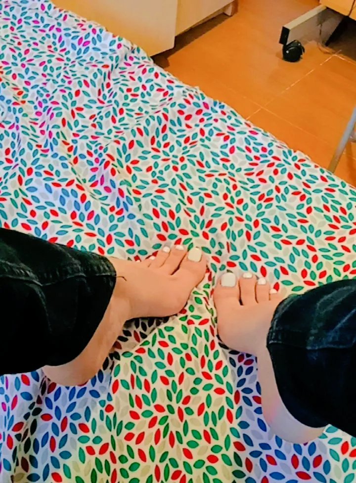 KittyMar1761740's tweet photo. #PiesBonitos #PiesFemeninos #pieshermosos #PiesDescalzos #uñas #naisl 

https://t.co/gUOMPXNXrw https://t.co/xihvUVSkax
