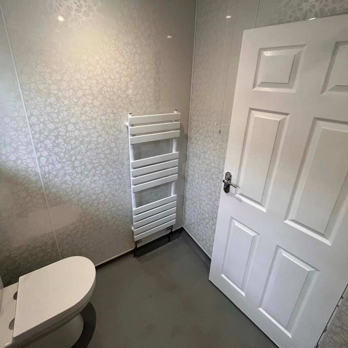 bathtakeaway's tweet photo. Loving this stylish, fully accessible bathroom 🙌😍

Swipe to see the before ➡

⭐Bathroom adaption completed by Heatwave Plumbing Solutions 
⭐Suite supplied by us 

#bathroomtakeaway #bathroomsuk #lincolnbathrooms #beforeandafter #easyaccessbathroom https://t.co/HcXt6EjfhV