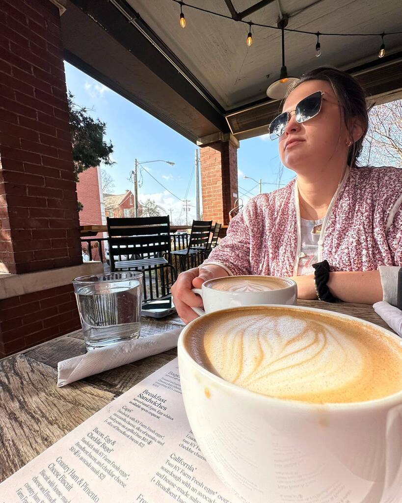 FrothyMonkey's tweet photo. We’re working outside today! Every Frothy Monkey has a patio/outdoor area (that’s also pet friendly) so we hope you take your chance to get some fresh air! #frothylove 
 
#patioweather #getoutside #spring #frothymonkeyfranklin #butfirstfrothy https://t.co/ilrJ9YZ9ZR https://t.co/g51WjbW9BJ