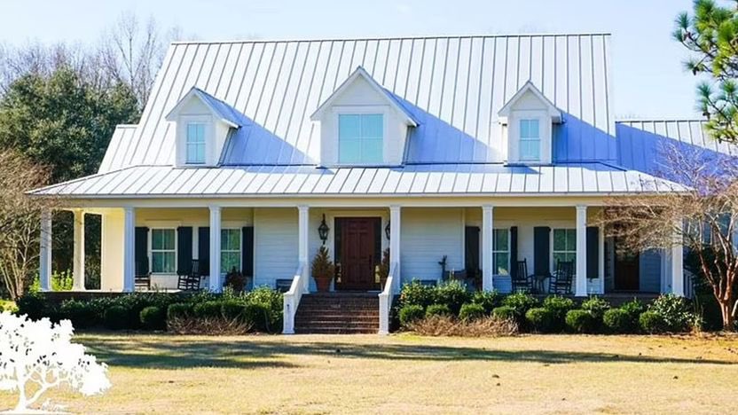 CrimeWithBobby's tweet photo. Murdaugh family’s 1700 acre Moselle property sold for 3.9 million
Money from the sale will go toward Alex Murdaugh’s outstanding legal fees, Buster Murdaugh, victims in the 2019 boat crash, and Palmetto State Bank
#MurdaughMuders #MurdaughFamily #alexMudaugh #breakingnews https://t.co/r89uAW0n8n