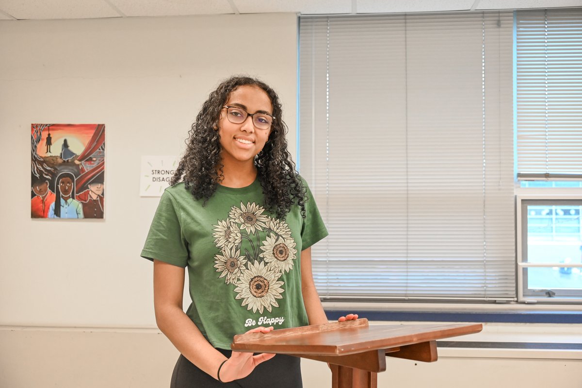 NTHSD219's tweet image. Join us in congratulating Niles West junior, Yohanna Endashaw, for winning Poetry Out Loud's State Championship last week! 

Yohanna will be headed to Washington, DC to compete on the national stage in May.