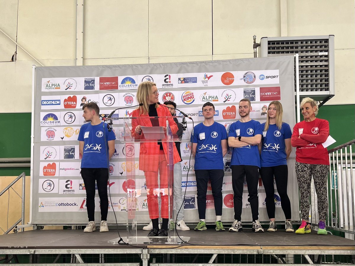 MargauxDeletre's tweet photo. Thibaut, Luka, Marlène, Nathan et Baptiste sont étudiants en #STAPS. Ils organisent aujourd’hui l’édition 2023 de la désormais célèbre et très belle Journée Amiénoise du Sport et du Handicap, rassemblant + de 2000 participants et 200 bénévoles👏🏼 #JASH2023 #handisport #sportadapté https://t.co/EguWejALr9