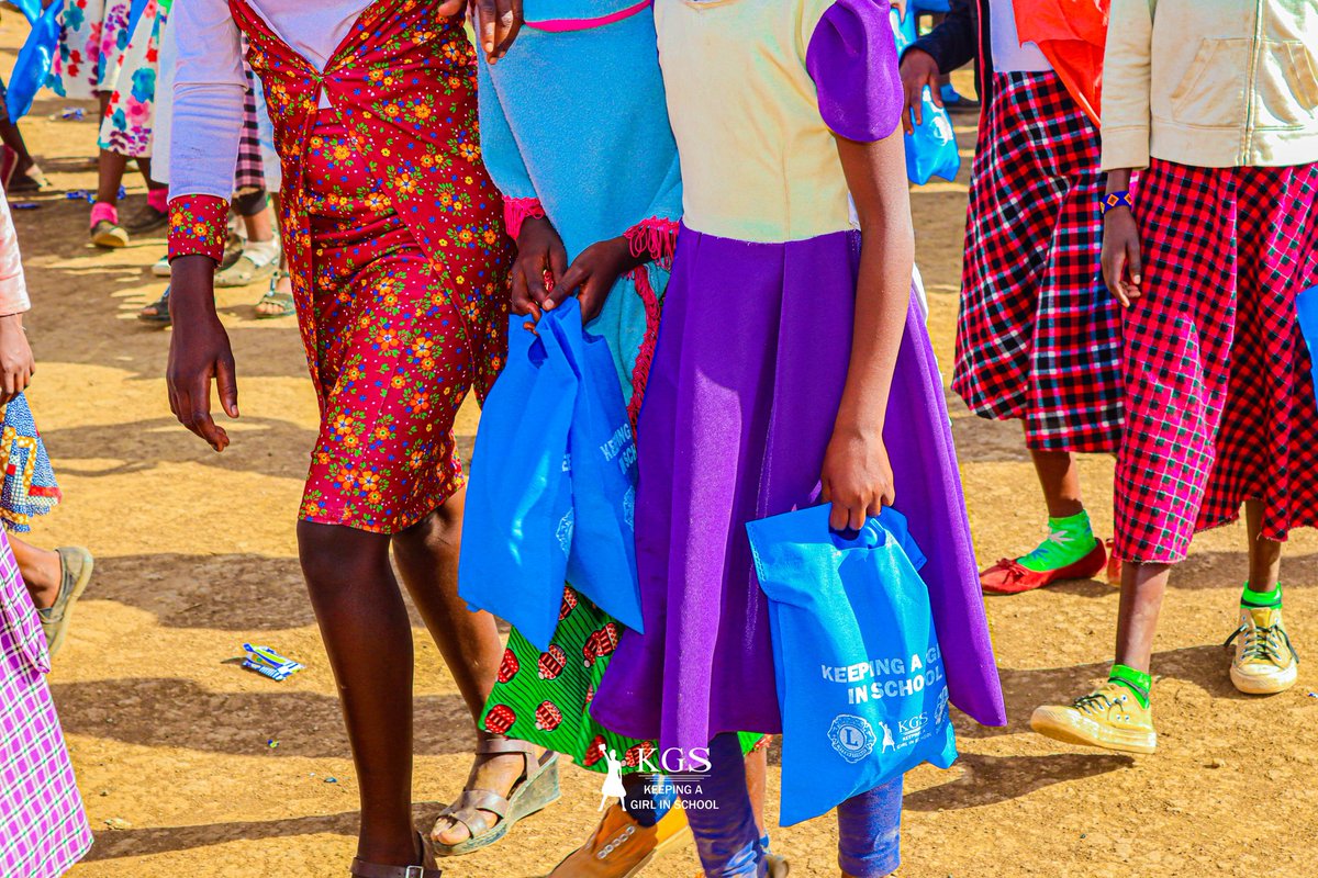 This month, we donated reusable pads to girls in Narok county, event by @GirlKeeping 

#LetsTalkPeriods #EndPeriodPoverty #usikueMSHY