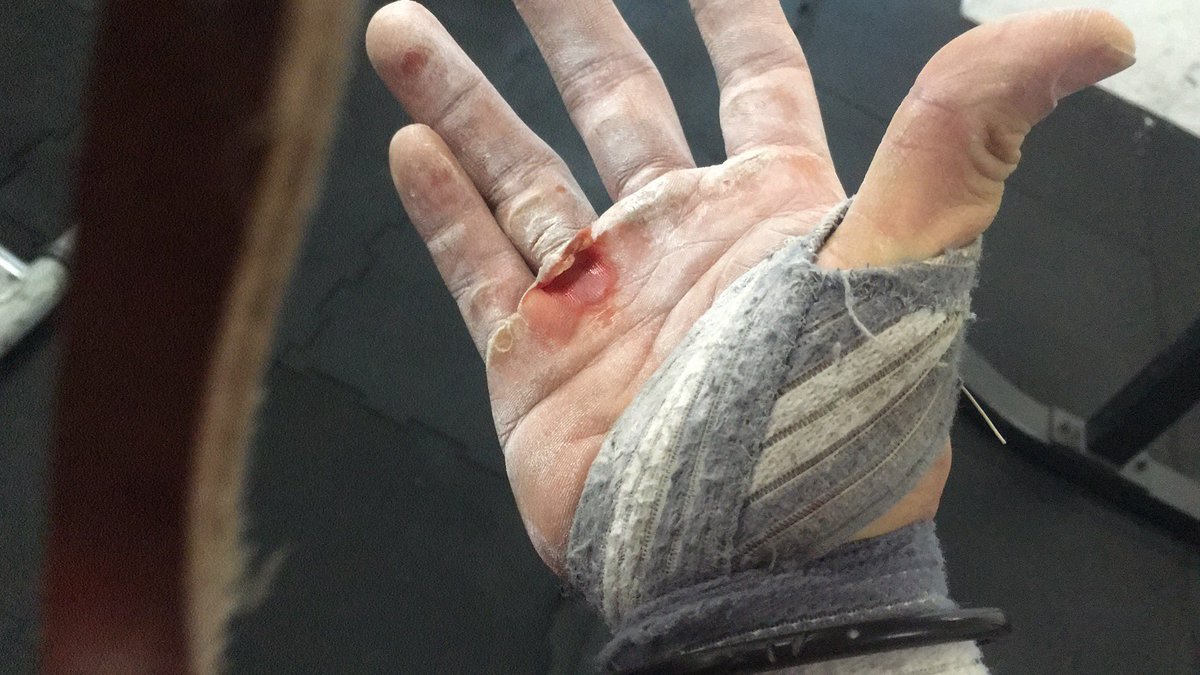 用钱追到的一定不会用感情这个就是现实。无论你是否认同。就是她妈的存在。不要和我说难道没有真爱吗？有，只不过真爱不会是一个人（刚刚吓到人了）