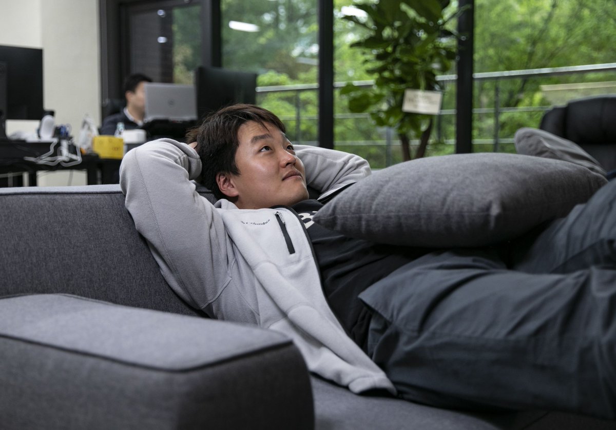 verge's tweet photo. Alleged $40 billion crypto fraudster Do Kwon said to be arrested in Montenegro https://t.co/Kgt5tqrdwt https://t.co/SRvliODczE