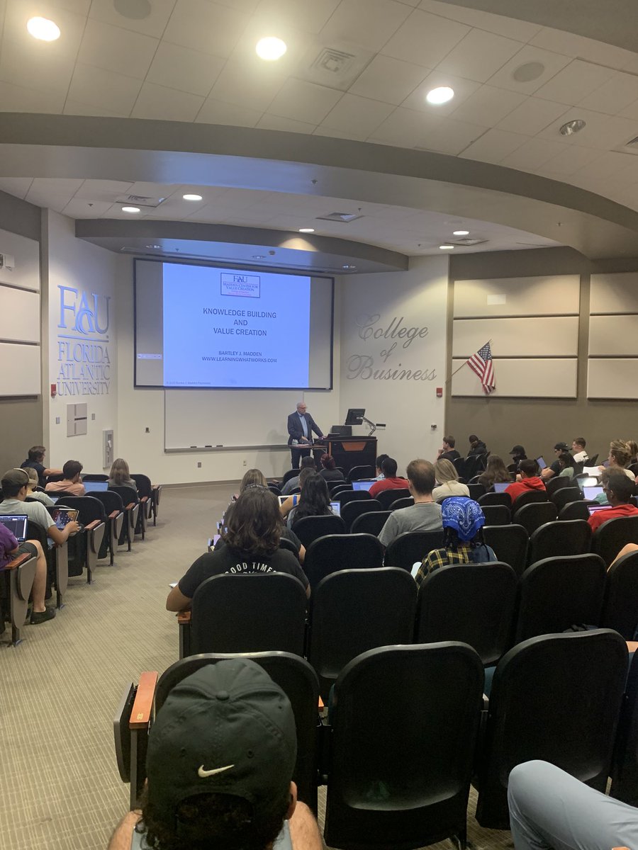 siriterjesen's tweet photo. Knowledge building ๐ก & #ValueCreation ๐ - Bart Madden sharing fascinating market & life insights with @faubusiness @FloridaAtlantic students #MaddenCenter @faubusinessdean https://t.co/DjbA375zpD