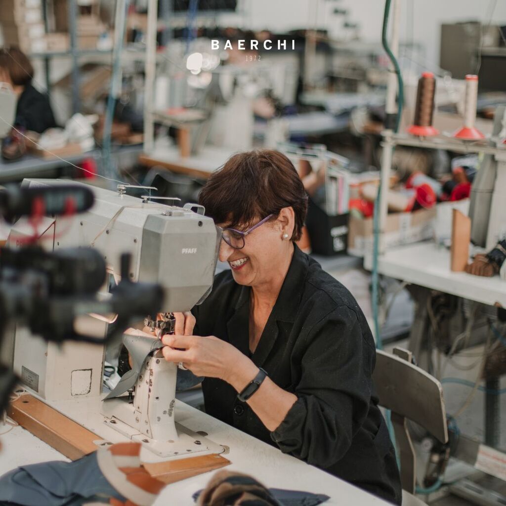 En Baerchi, ponemos amor en cada zapato que hacemos ❤️👞 
Desde hace más de 50 años, nos hemos comprometido a ofrecer un calzado de alta calidad y máxima comodidad.
Nos esforzamos por cuidar cada detalle para que tus pies se sientan felices y cómodos … instagr.am/p/CqIr80PMXdt/