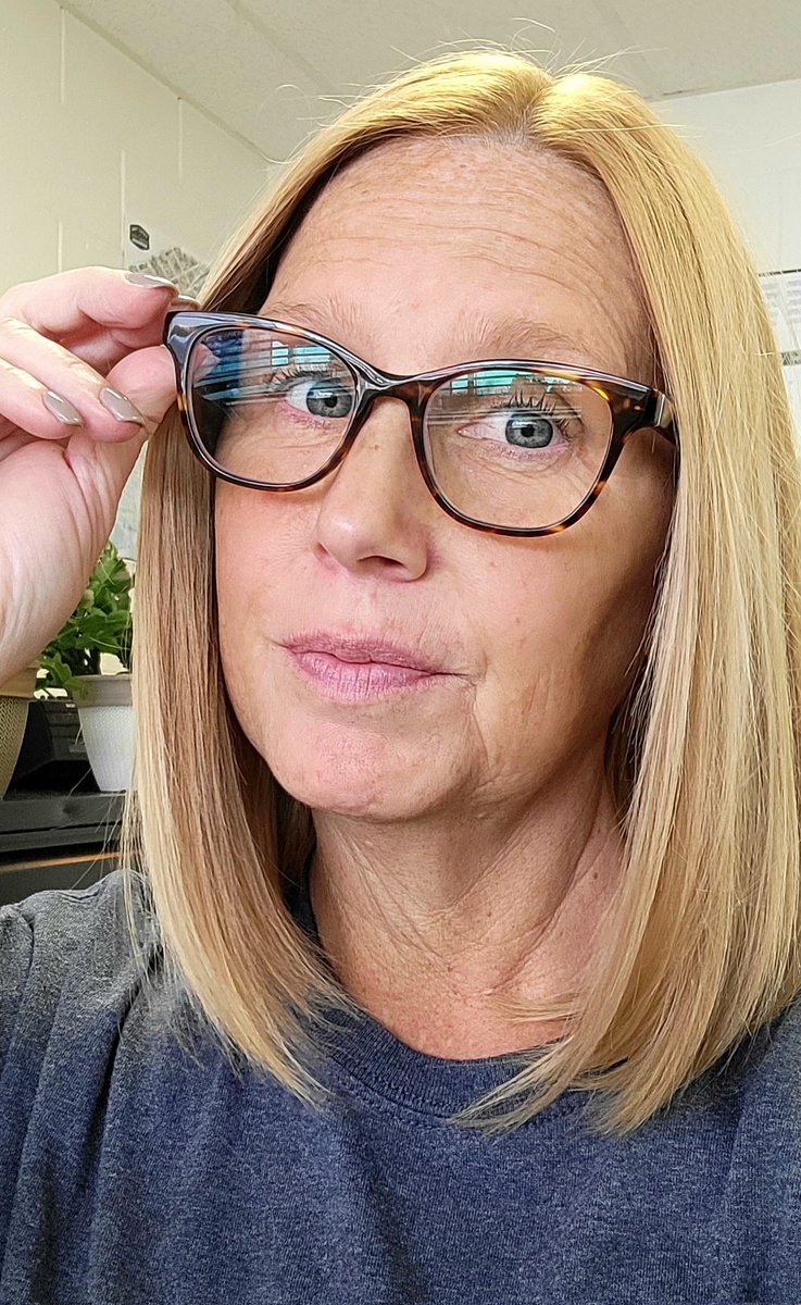 SoccerMomLa's tweet image. Ya girl got glasses!  I feel like a grown-up  #FirstPair #Prescription #Readers #FirstDay #Amelia #RootBeer @WarbyParker