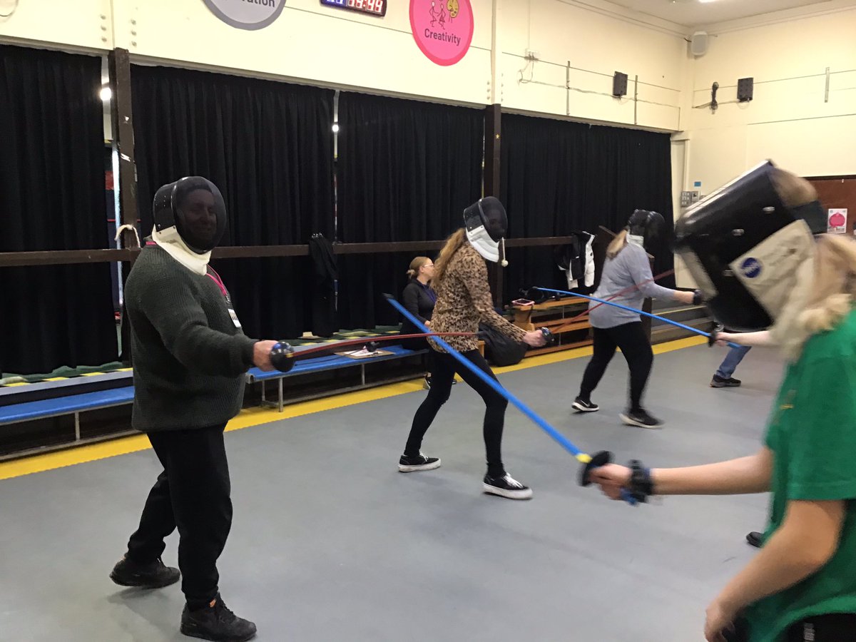 AbbeyLeadinclPE's tweet image. Fantastic to see our parents yesterday join us for our fencing afternoon! #fencing #expressphase #PE #yst