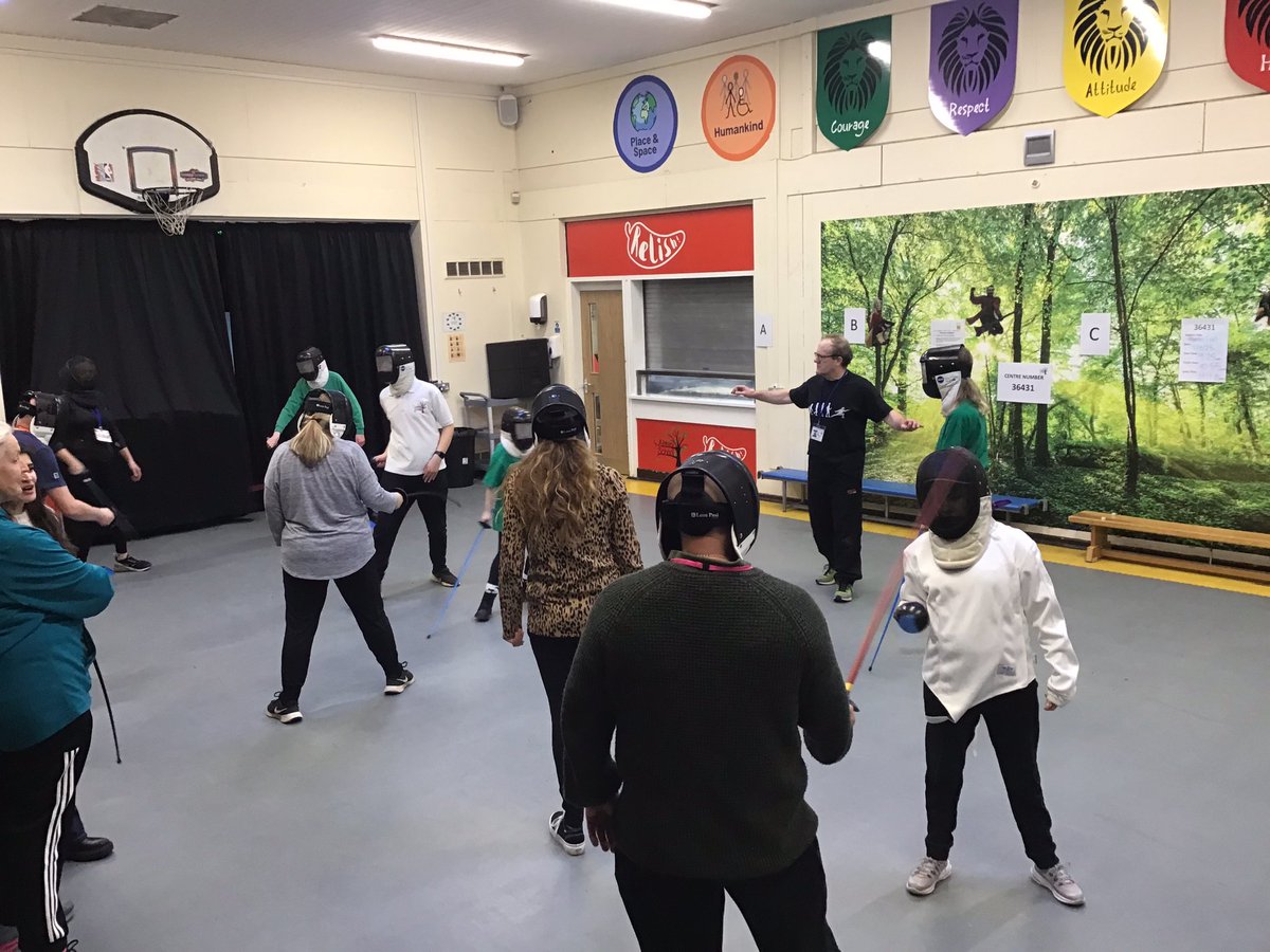 AbbeyLeadinclPE's tweet image. Fantastic to see our parents yesterday join us for our fencing afternoon! #fencing #expressphase #PE #yst