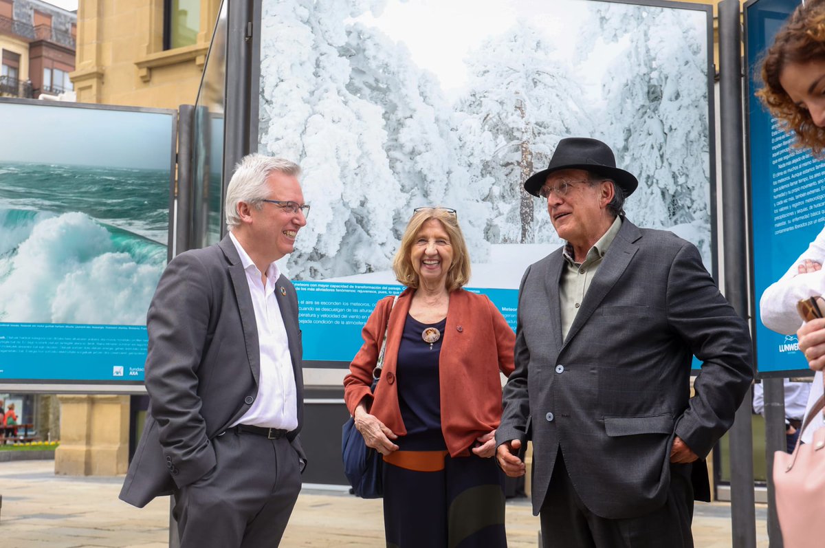 OrainIngurumena's tweet photo. 🌍#SanSebastián acoge una exposición fotográfica al aire libre sobre Cambio Climático comisariada por @joaquinaraujo.🌍

🎞️"Cambio Climático: Cómo evitar un colapso global"
📍Plaza de Okendo
📅Hasta el 10 de abril

#GnatZinema2023 https://t.co/UoWxZxM1cz