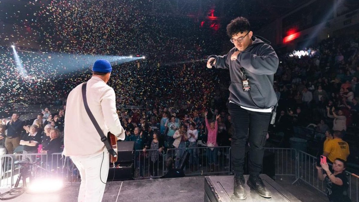 tobymac's tweet photo. We had an amazing night in Dayton. Just for the record Monday night shows are normally not well attended… But Dayton….you broke the MOLD. Thank you, thank you!!! It was such a great night.
#hitsdeeptour2023
📷 Velasco Visuals https://t.co/zuk5q3rdLQ