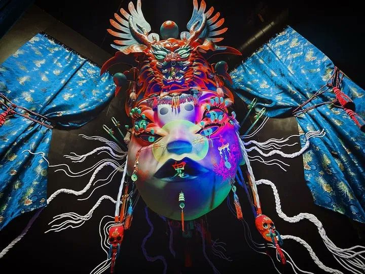 BeautifulBzarre's tweet photo. A neon dream - incredible artistic vision and narrative. ꓄ꁝꏂ ꋬꋊꉔꏂꇙ꓄ꋪꋬ꒒ ꉔꋪꌦꉣ꓄📿 by Lauren YS -Squid Licker.
#beautifulbizarre #surrealism #laurenys #squidlicker #neon #contemporaryarts #installationart #artinspiration https://t.co/jwVZtIHJXh