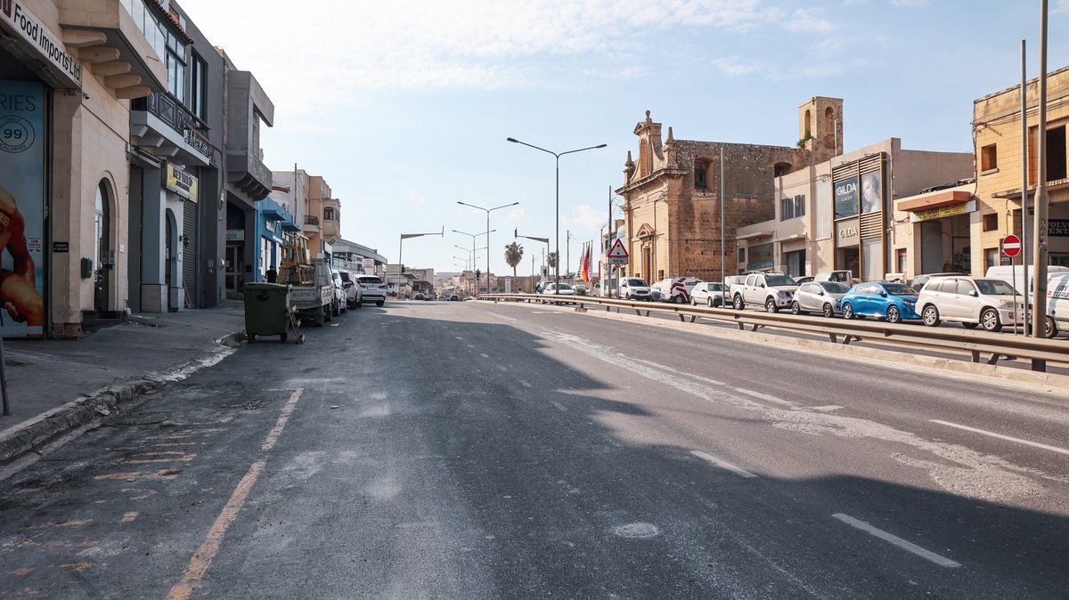 InfraMalta's tweet photo. 🚧 Tomorrow #night (#Friday 24 Mar 23) 7pm-7am, nb carriageway of Mdina Rd dir. #Qormi to #Zebbug, ⛔ will be closed for resurfacing works. ⚠️ Follow div. signs &amp; use alt. route through adjacent service road towards Dun Luret Callus Street, Zebbug.

🗺️https://t.co/Dseyb0Ygh8 https://t.co/489Asp6vfr
