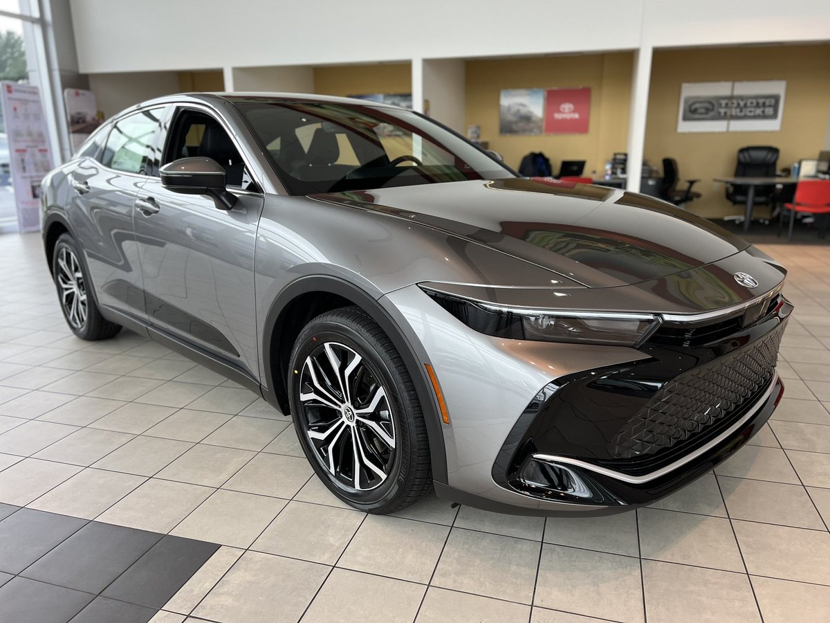 MooreDeals's tweet photo. Say hello to the future of driving with the 2023 Toyota Crown Hybrid! This stunning sedan combines the best of both worlds with its fuel-efficient hybrid engine and sleek, modern design.

#TOYOTA #donmoore #mvp #winnerswin #crown #cars #quality #vehicle https://t.co/TfdOyy5aCh