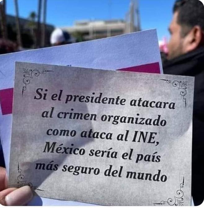 <a href="/PartidoMorenaMx/">Morena</a> A llorar AMLOpets!!
