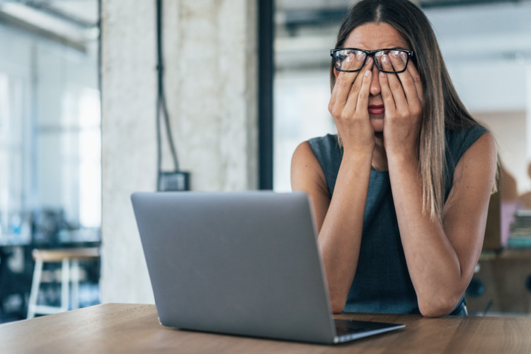Sleep health is mental health.

Did you know that poor sleep and mental health issues go hand in hand? 😔 

If you're feeling down or anxious, you might be suffering from an undiagnosed sleep disorder. Get tested today!

Keep reading to learn more 👇
link.wesper.co/4032BMA