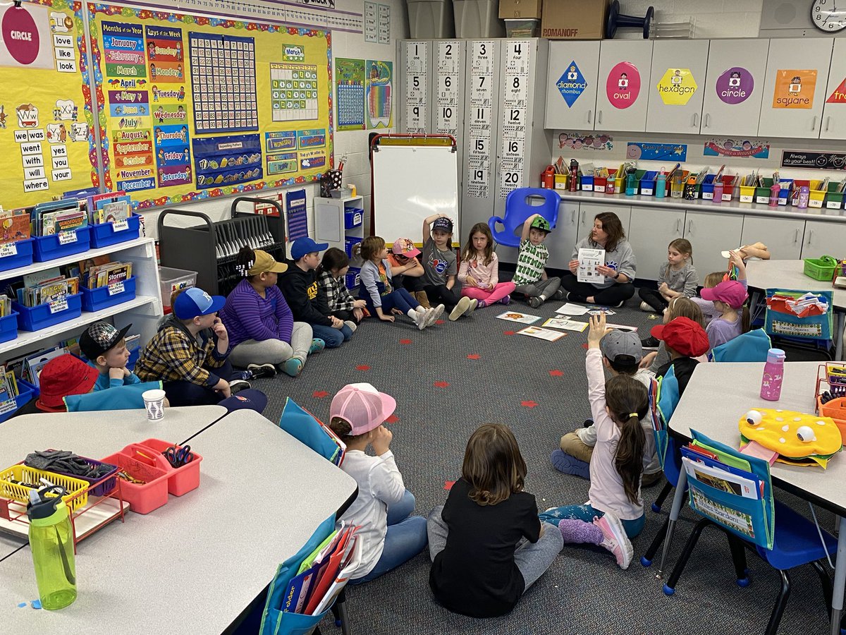 MrsFriskSLCS's tweet photo. We loved having @MrsOKeefeRP visit our classroom this morning to teach us about respecting others’ personal space! https://t.co/XZqWjPQxPm