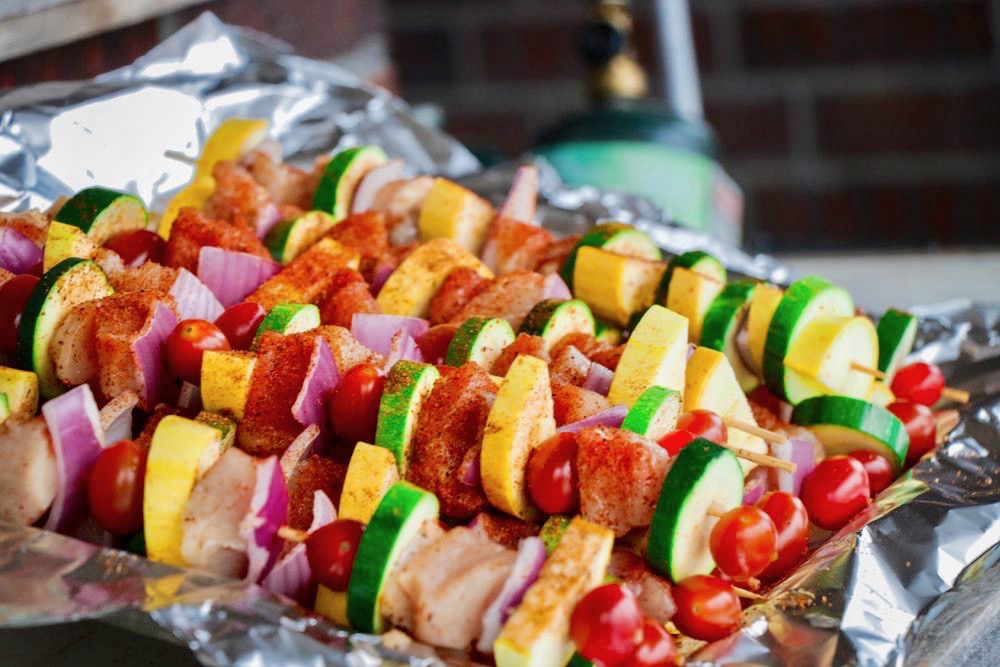 KosmosQ's tweet photo. Chicken and vegetable kabobs are the perfect
way to celebrate National Something on a Stick Day
🙌 🔥 🐓
Tweet us your favorite food on a stick 👇👇👇 #kosmosq #itjustwins #bbq #somethingonastickday #chickenkabobs https://t.co/n3O9zEGqGQ