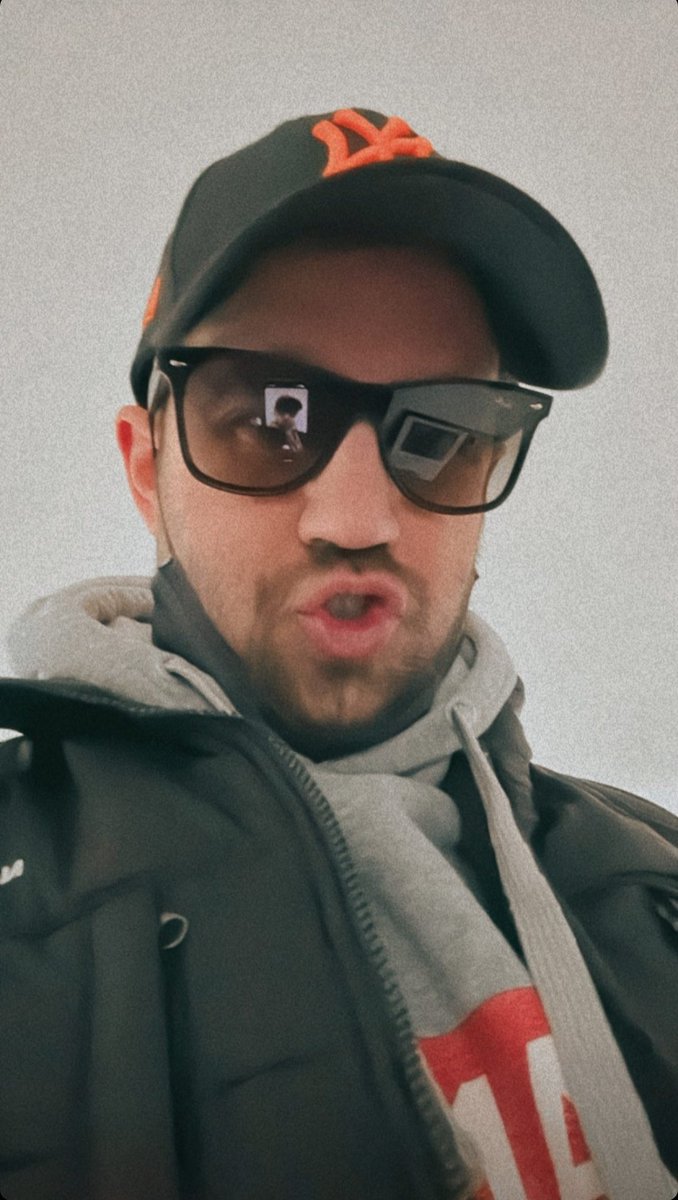 auronvibes's tweet photo. apenas veo esta fotito, entra en mi top selfies fav ♡ https://t.co/eyrB6vIh3C