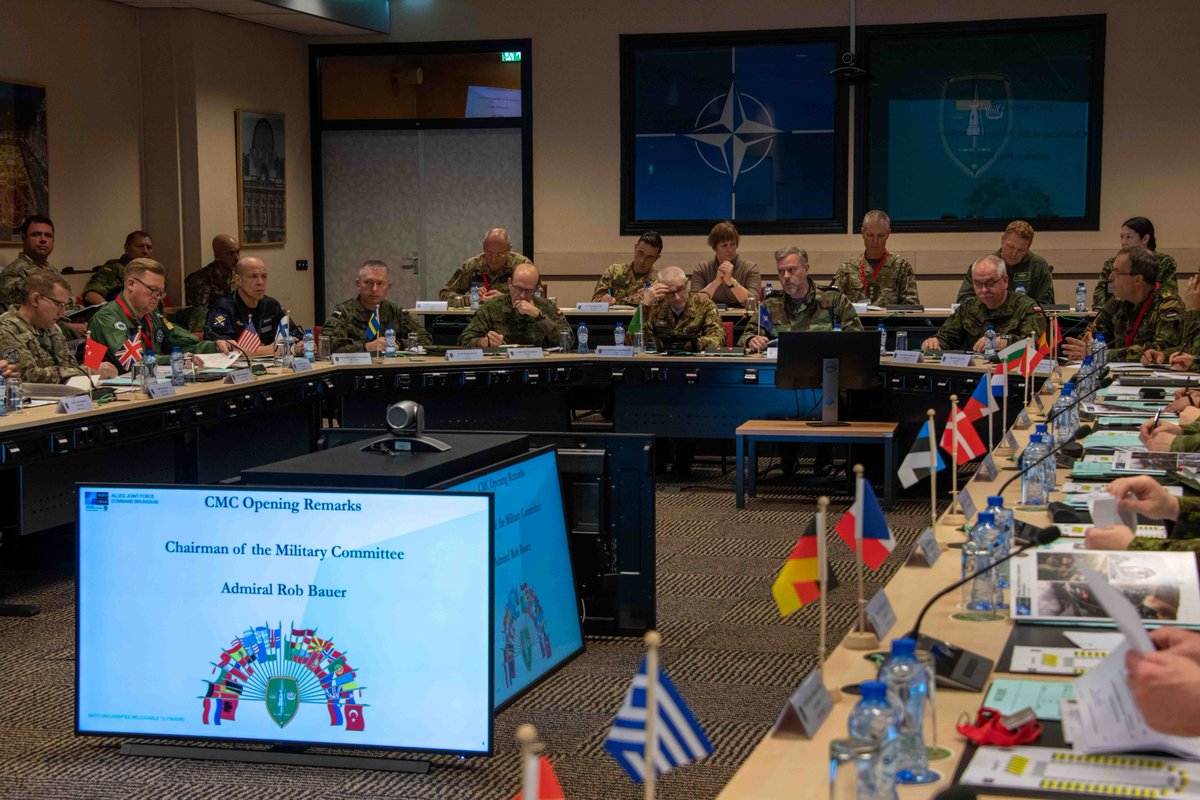CMC_NATO's tweet photo. Today, the #NATOMC was @NATOJFCBS for in-depth exchanges on what’s ahead as #NATO’s military commands realign forces &amp; strive towards more multi-domain operations + higher readiness in this new era of #CollectiveDefence. https://t.co/gkWHtWFGZh