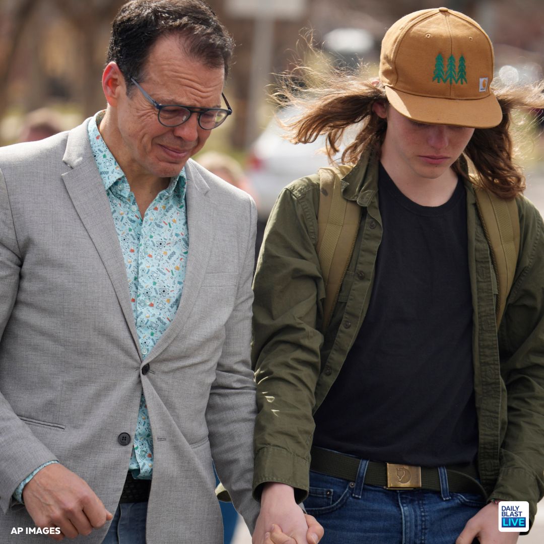 dailyblastlive's tweet image. As a result of the shooting, the school is closed for the rest of the week &amp;amp; classes will resume after Spring break. The shooting left many students &amp;amp; parents scared.

▶️bit.ly/4063iVg

#Denvershooting #schoolshooting #denver #colorado #easthighschool