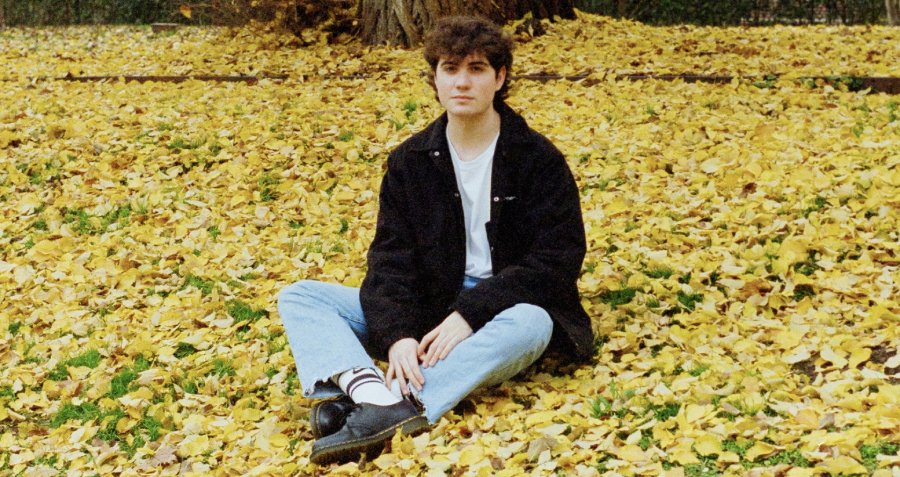 musicazul's tweet photo. [Noticias]

@miguelcerverax presenta el primer adelanto de su EP debut. ¡Escucha la música del joven madrileño en todas las plataformas digitales!

➡️ https://t.co/A4o2n0tUOd

#MiguelCervera #Desaparecer https://t.co/RyJsHozass