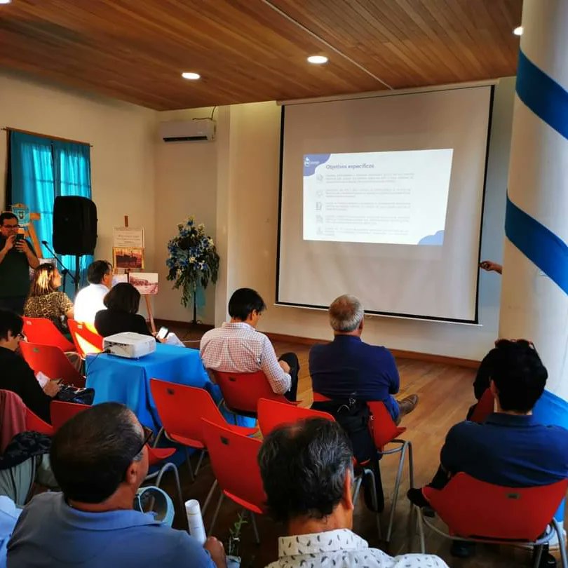 EnergiaValpo's tweet image. ☝️Atención Representantes de Sistemas de APRs de la región de Valparaíso, les invitamos a participar de los Talleres del Estudio Regional Dimensionamiento de Sistemas Fotovoltaicos para APRs se expondrán alternativas de proyectos fotovoltaicos☀️ que podrían ajustarse a cada APR