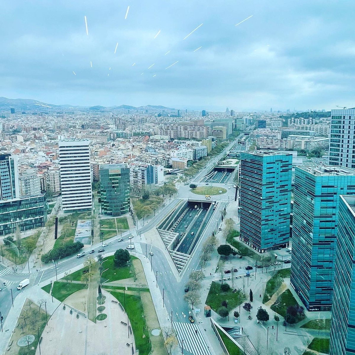 Hoy nos ha tocado @smart_feedback desde otra altura, la de las oficinas de KPMG en Barcelona. ¡Y vamos de torre en torre!

Eso sí, ni tiempo de ver el mar, solo a lo lejos… 

#smartfeedback #conversacionespoderosas #feedback #coaching #comunicación #liderazgo
#inspiringleaders