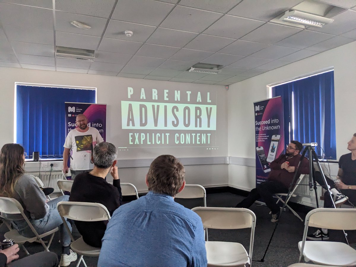 TheDigitalMaze's tweet photo. We got the whole gang together yesterday for an office day and a pizza social 🍕
We enjoyed presentations from each team covering,  SEO, PPC, customer support, web dev and design! https://t.co/W2cdqqpS6r