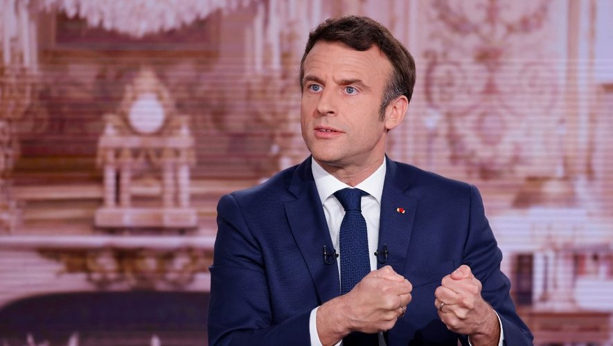 Lucas Jakubowicz (@lucas_jaku) on Twitter photo 🟡Emmanuel Macron réutilise la stratégie employée durant les Gilets jaunes.
1) Acter que l'opinion est du côté de la rue
2) Faire en sorte que la mobilisation se radicalise
3) Susciter un reflexe légaliste
4) Se rétablir
Mais la situation a changé.
➡️decideurs-magazine.com/politique-soci… 🟡Emmanuel Macron réutilise la stratégie employée durant les Gilets jaunes.
1) Acter que l'opinion est du côté de la rue
2) Faire en sorte que la mobilisation se radicalise
3) Susciter un reflexe légaliste
4) Se rétablir
Mais la situation a changé.
➡️decideurs-magazine.com/politique-soci…