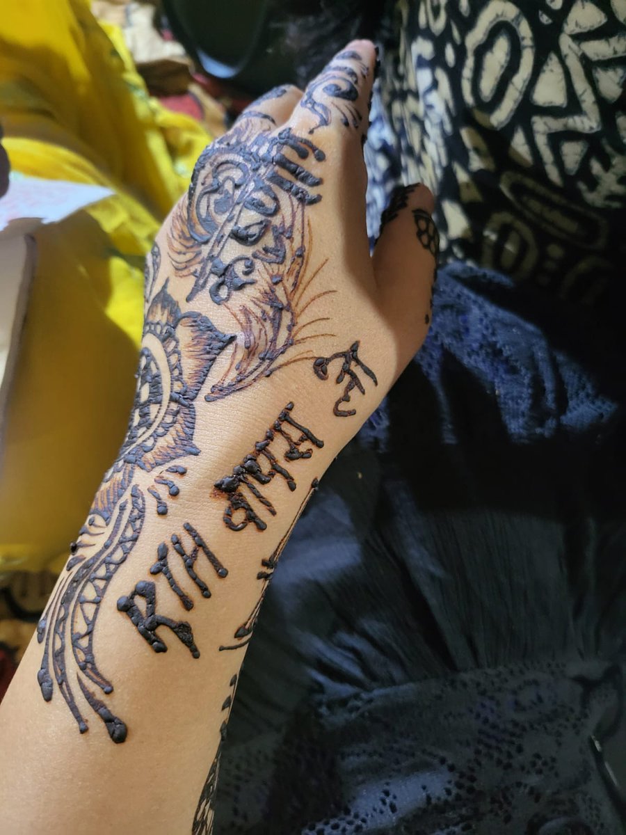 DrTusharD's tweet photo. Latest mehndi trend in #Rajasthan @PMOIndia @mansukhmandviya @VasundharaBJP @ShefVaidya @RubikaLiyaquat @noconversion @YoSwaroop @SudiptoDoc @theskindoctor13 @Kaalateetham @imaharyana2022 @IMAIndiaOrg @sumantkabir @DOCTORATLARGE @satyanveshan 
#RightToPractice #NoToRTH https://t.co/hzFkdZiAX1