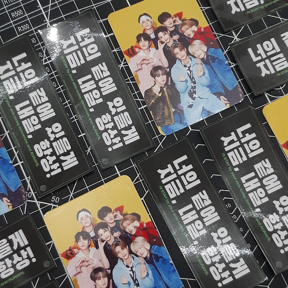 foxinyhaul's tweet photo. hello! will be giving away these ot8 pc and mini sticker banner from maniac in mnl d2 on @allforskzph cse for skz's 5th anniv at sm mega! just approach me po and show this tweet to claim!

#Studio_STRAYKIDS https://t.co/2KhJ1vDl3k
