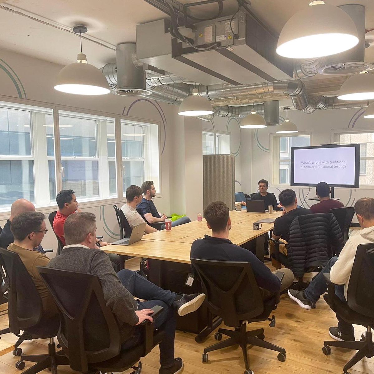 ClearRouteLtd's tweet photo. It was great to have Applitools in today for our lunch and learn session 💻 🍕 
Thanks to Adam @applitoolseyes co - founder and CTO for a fantastic demo!

#ClearRoute #lifeatclearroute #softwaredeliveryexperts #softwareengineering #cloudplatform #qualityengineering https://t.co/jqto1TwpVX