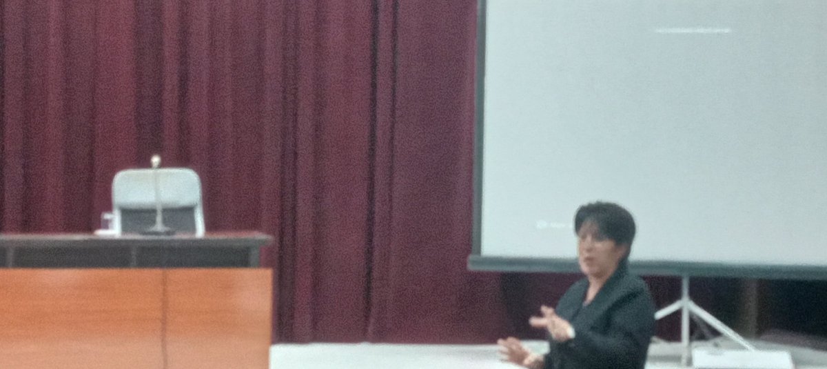 En la evaluación d los resultados d programas y proyectos del Macroprograma Desarrollo Humano,  Equidad y Justicia Social, se ratifica la validez del sistema de trabajo utilizado y q constituye la brújula para la labor de los organismos involucrados. #MejorEsPosible <a href="/MincinCuba/">Comercio Cuba</a>