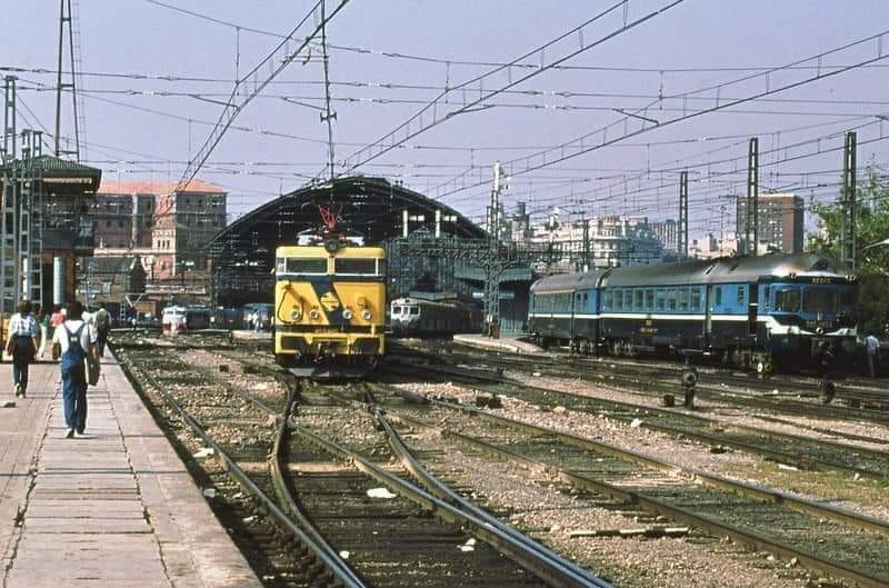 por_tren's tweet image. #Movimiento #ferroviario en #Atocha

#Autoría #desconocida

#España #Renfe #Trenes  #railfan