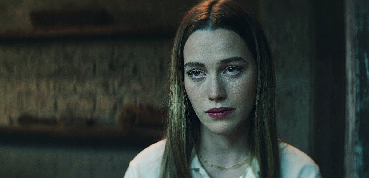 youarchivel's tweet photo. happy birthday, victoria pedretti. <3 https://t.co/ADqemMP02B