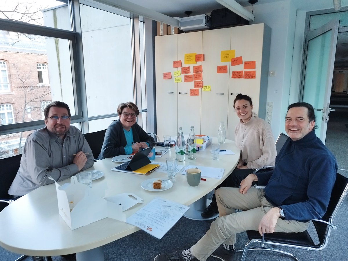 LiNN_rlp's tweet photo. LiNN-Team #Strategietreffen! Es ist so schön sich wieder gemeinsam #vorOrt zu treffen! https://t.co/mA68P3VSuI