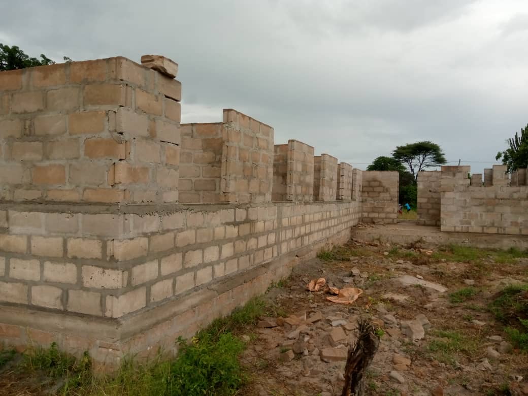 Chaya2030's tweet image. Ujenzi wa Hosteli ya Wasichana, Kintinku Sekondari,Manyoni DC.Nawashukuru sanaa wadau NHC kwa kuendelea kuchangia ujenzi wa Hostel hii tangu mwanzo. 
Pia Serikali ya Awamu 6 kwa kutupatia fedha za kukamilisha ujenzi. 
#Mtoto wa Kike anahaki ya Kupata Elimu Bora.