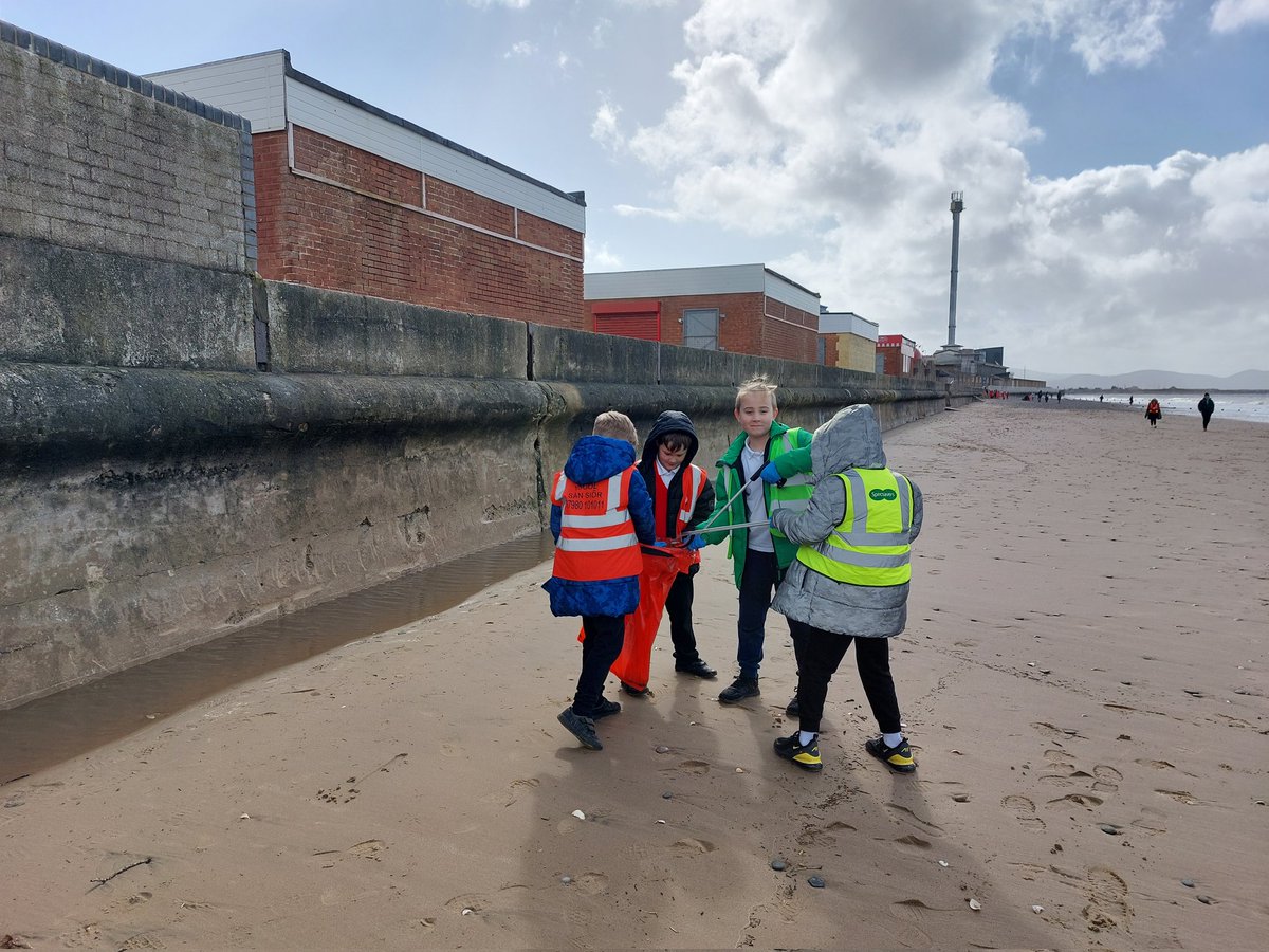 Ysgol San Siôr tweet media