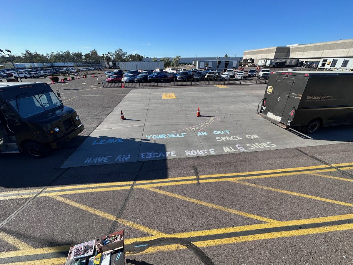 CamelbackCHSP's tweet image. GAURD GATE DEMO- Leave Yourself an Out! Have space on all 6 sides of the vehicle and have an escape route!
@Tempe_safeTman @marc_peeler @beckyb_ups @UPSphoenix @division_east @UpsSafeTguys @NaplesSafety @UPSers @DINAUPS1 @JaradZimmerman