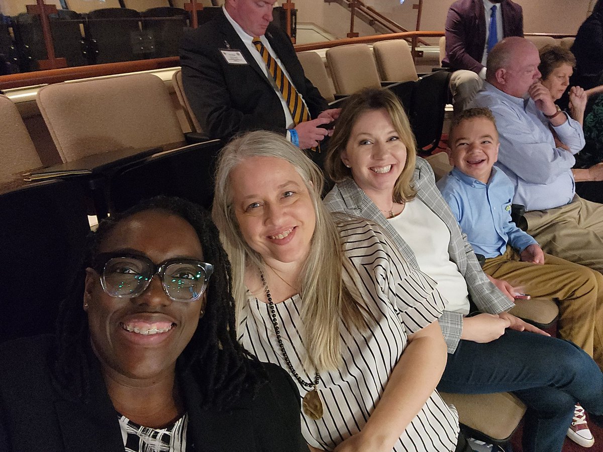 SaritaEdwards's tweet photo. Congress is in session.. and we're in the gallery #ALcongress #HouseofRepresentatives #legislativeadvocacy #alabamarare @EveryoneIsWe @AlabamaRare https://t.co/0lSsJM63JB
