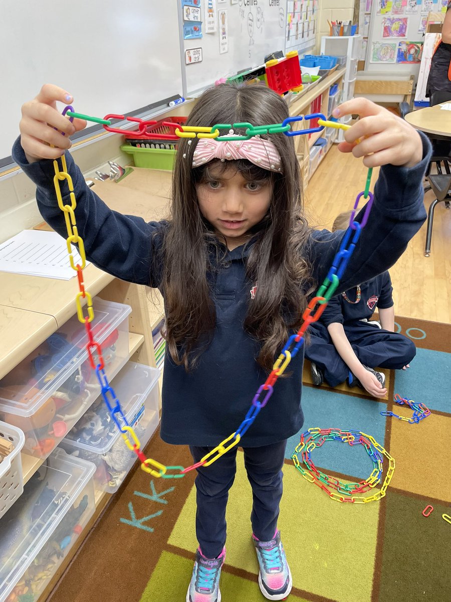 Building circles using various classroom materials #hcdsbk <a href="/stanne_school/">St. Anne School</a>